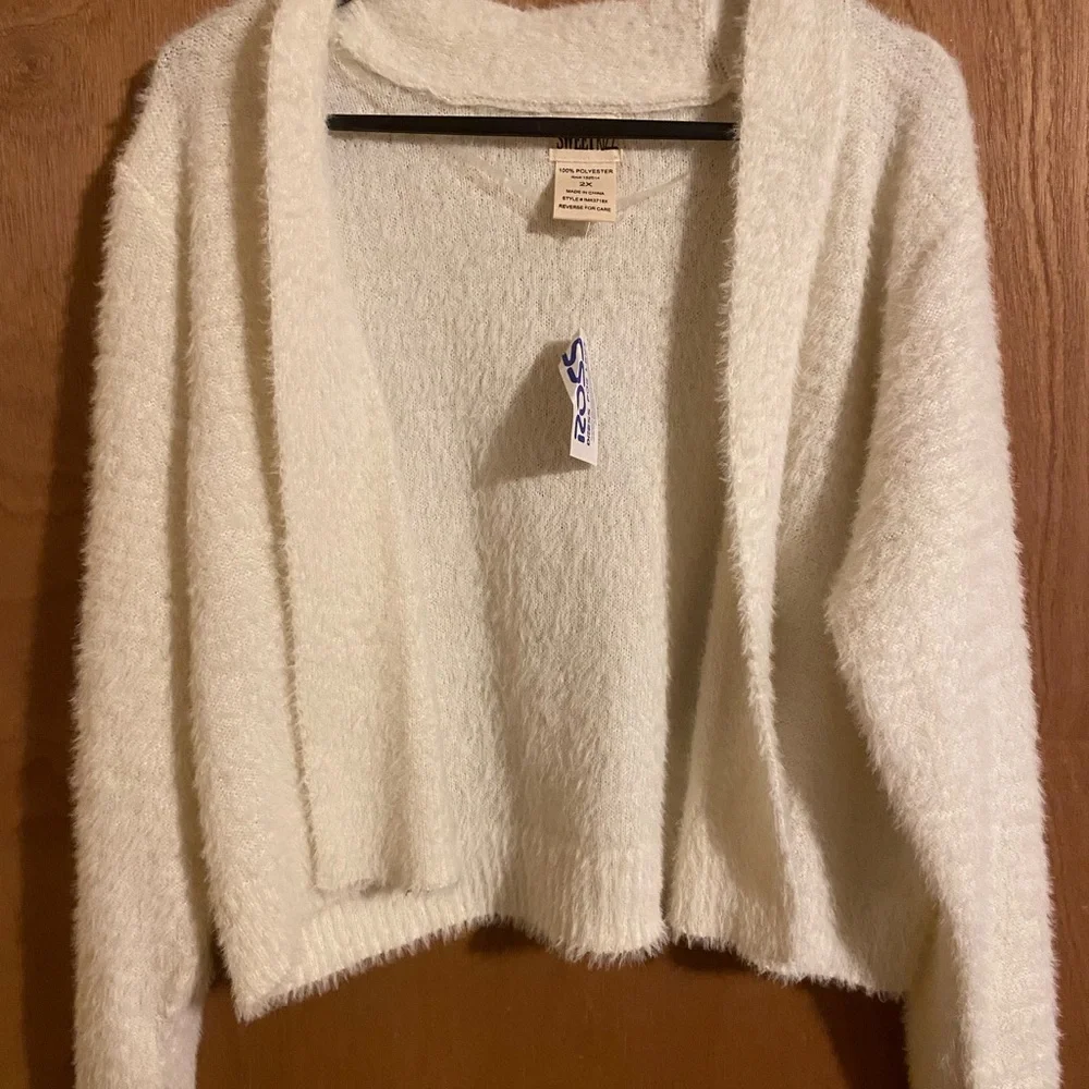 Elegant Cream Women's Cardigan - Picture 1 of 3